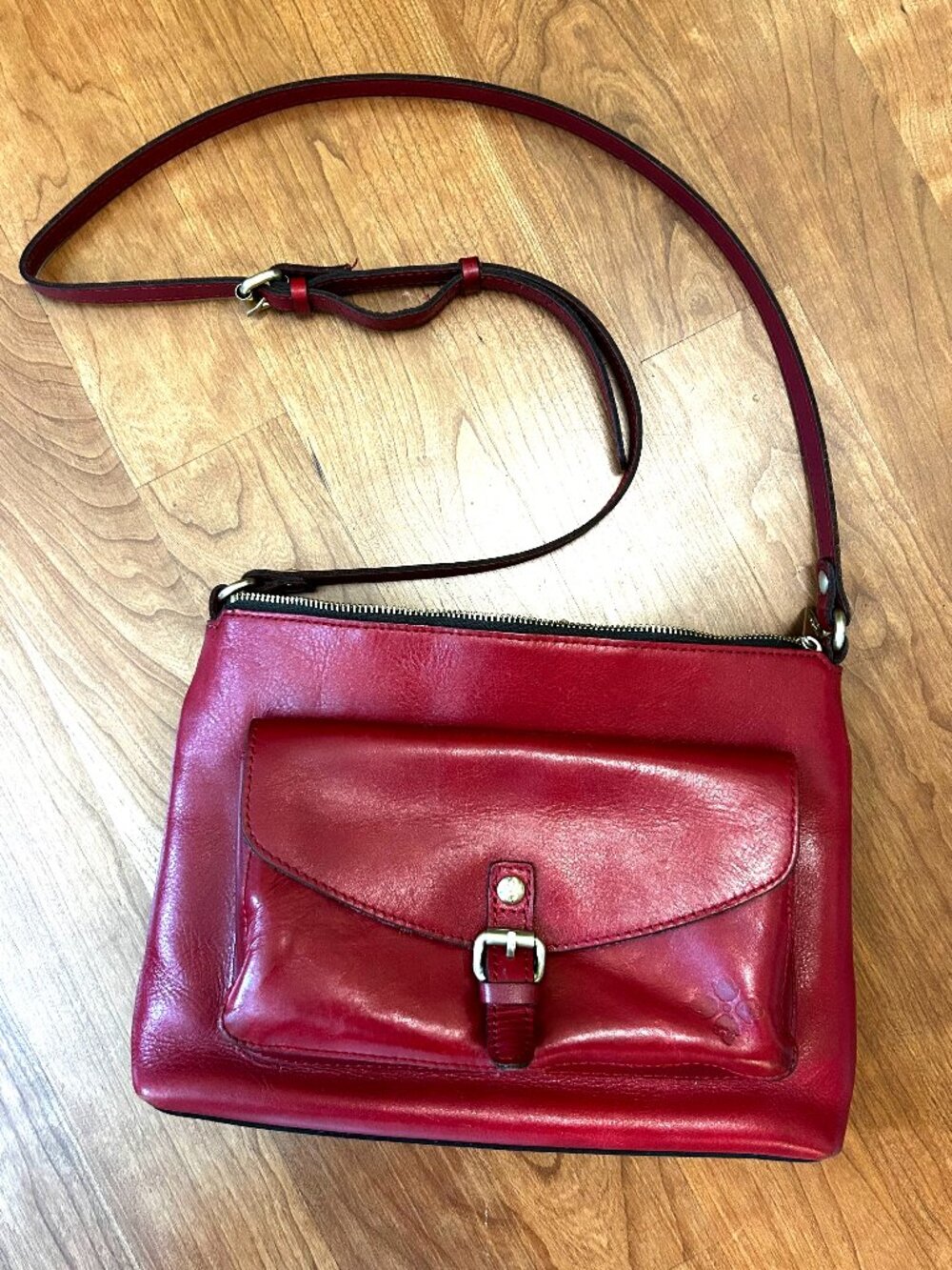 Patricia Nash Avellino Crossbody bag in Berry Red